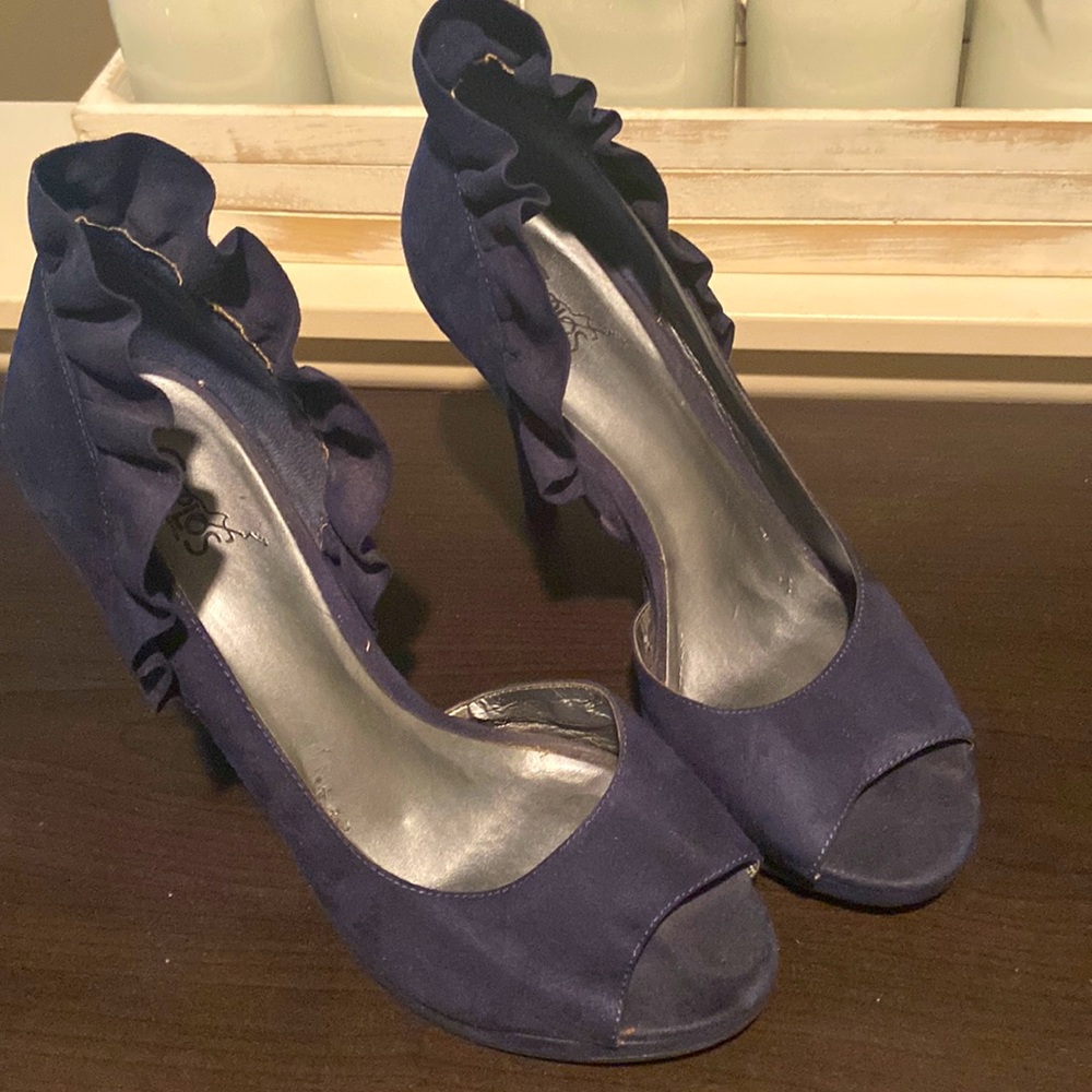 Navy Blue Ruffled Carlos Santana heels